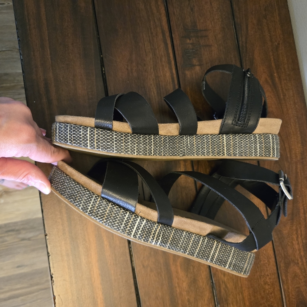 Maurices Black Strappy Platform Sandals - Picture 11 of 16
